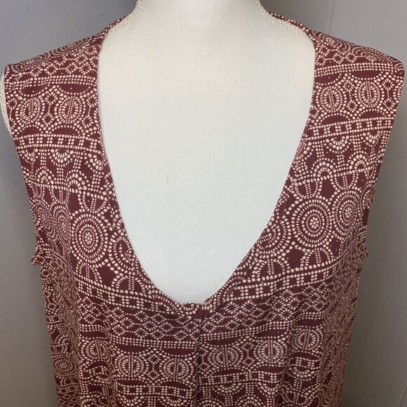 Rafaella Red Geo Print Sleeveless Blouse - Picture 3 of 9